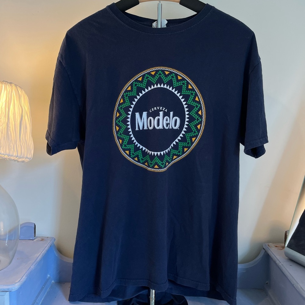 Large Men’s Modelo Cerveza/Beer Navy Green T-Shirt with Graphic Logo